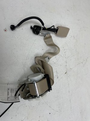 2014-2019 Mercedes-Benz S320 Beige Middle Seat Belt Assembly - Rear, Right (Passenger) (Used OEM)