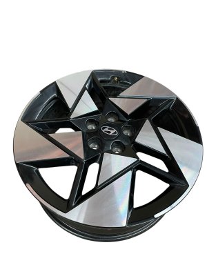 2024-2025 Hyundai Kona Black 19x7.5 5-Slotted Spoke Machined Black Alloy Wheel (Used OEM)