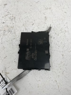 2021-2023 Lexus IS300 Smart Key Wireless Entry Control Module (Used OEM)