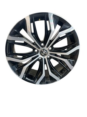 2025 Toyota Crown Signia Black 19x7 5-Spoke Machined Black Alloy Wheel (Used OEM)