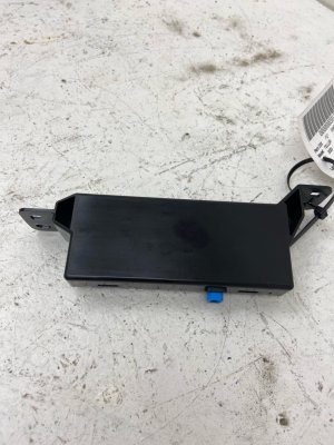 2023-2025 Kia Telluride Antenna Crash Pad Control Module (Used OEM)