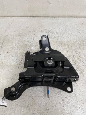 2023-2024 Toyota Prius Engine Mount Bracket (Used OEM)