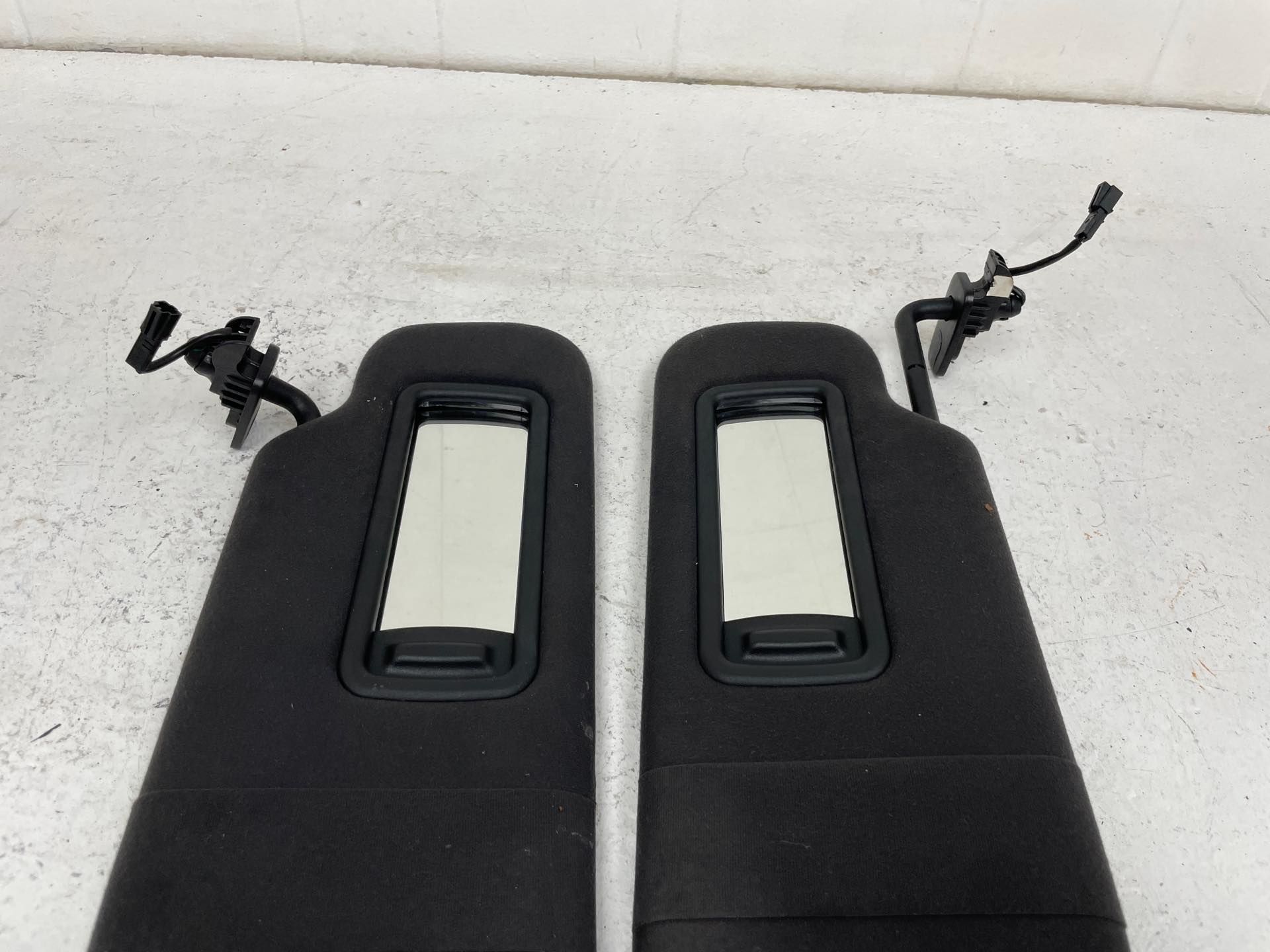 2017-2024 Maserati Levante Black Sun Visor Set - Right (Passenger) (Used OEM)