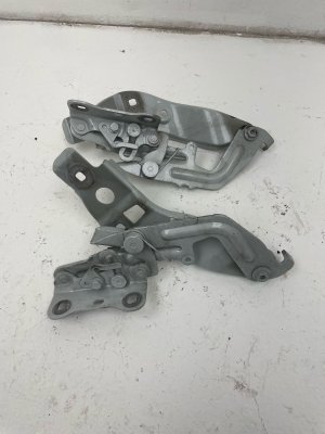 2020-2024 Mercedes-Benz CLA250 Hood Hinge Set - Right (Passenger) (Used OEM)