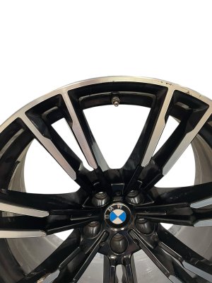 2018-2023 BMW M5 Black 20x9.5 5-Double-Spoke Machined Black Alloy Wheel - Front (Used OEM)