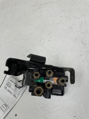 2019-2024 Jaguar I-Pace Air Suspension Solenoid Valve (Used OEM)