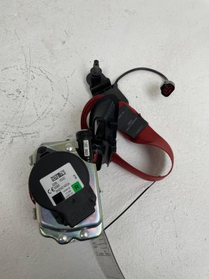 2018-2020 Jaguar F-Type Red Seat Belt Assembly with Pretensioner - Front (Used OEM)