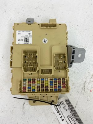 2020-2022 Hyundai Palisade Interior Under Dash Fuse Box Relay Junction Unit (Used OEM)