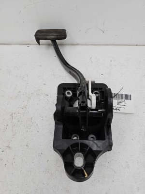 2021-2024 GMC Yukon XL Brake Pedal (Used OEM)