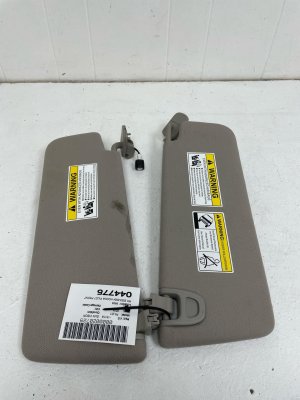 2023-2025 Honda Pilot Beige Illuminated Sun Visor - Front, Right (Passenger) (Used OEM)