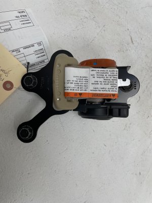 2017-2023 INFINITI QX80 Gray 3rd Row Middle Seat Belt Assembly - Rear (Used OEM)