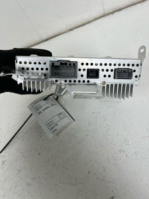  Tesla Model s Premium Audio System Amplifier (Used OEM)