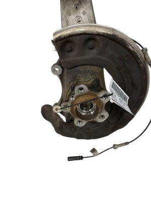 2018-2023 BMW M550i xDrive Steering Knuckle Wheel Bearing and Hub Assembly - Front, Right (Passenger) (Used OEM)