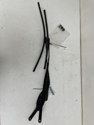 2020-2026 Mercedes-Benz GLB250 Windshield Wiper Arm Set - Front (Used OEM)
