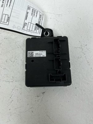  Tesla Model s High Voltage Charge Port Control Module (Used OEM)