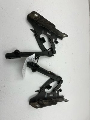 2024-2025 Hyundai Santa Fe Hood Hinge Set - Right (Passenger) (Used OEM)