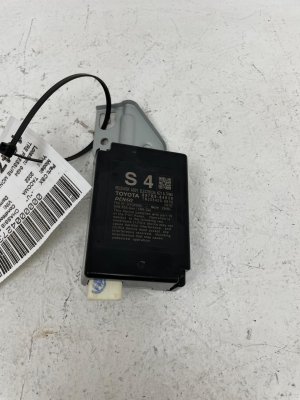 2016-2023 Toyota Tacoma Immobilizer and TPMS Receiver Control Module (Used OEM)