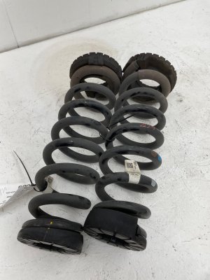 2022-2025 Genesis GV70 Suspension Coil Spring Set - Rear (Used OEM)