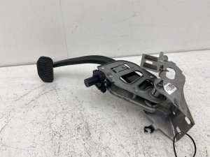 2022-2024 Lincoln Navigator Brake Pedal Assembly (Used OEM)