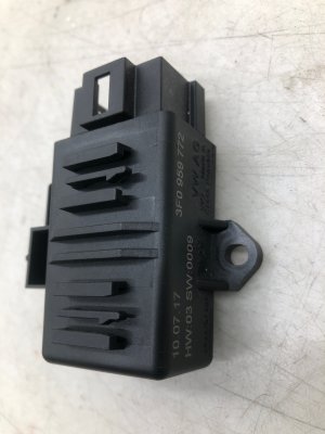 2019-2024 Porsche Cayenne Rear Heated Seat Control Module (Used OEM)