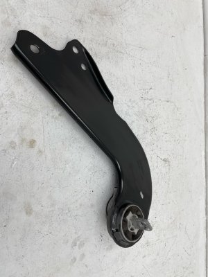 2024-2025 Lincoln Nautilus Lower Suspension Control Arm Assembly - Rear, Right (Passenger) (Used OEM)