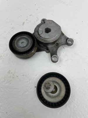 2020-2025 Mercedes-Benz GLB250 Belt Tensioner Pulley Set (Used OEM)