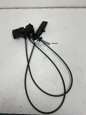 2004-2009 Cadillac XLR Door Lock Latch and Release Assembly - Front, Left (Driver) (Used OEM)