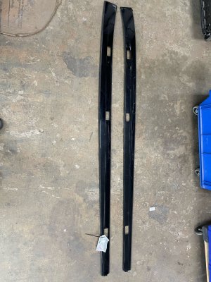 OEM Black Roof Luggage Rack Base Molding Trim Cover for 2021-2025 Kia Sorento (OEM)