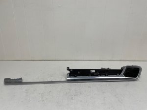 2017-2022 Porsche Panamera Dash Air Vent Bezel - Right (Passenger) (Used OEM)