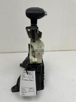 2024-2025 Kia Sorento Black Automatic Transmission Floor Shifter Assembly (Used OEM)