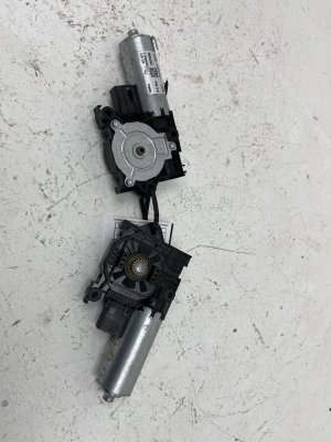 2019-2022 Mercedes-Benz A220 Panoramic Sunroof Motor and Driver Actuator Set (Used OEM)