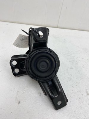 2020-2025 Kia Telluride Engine Mount Bracket - Front (Used OEM)