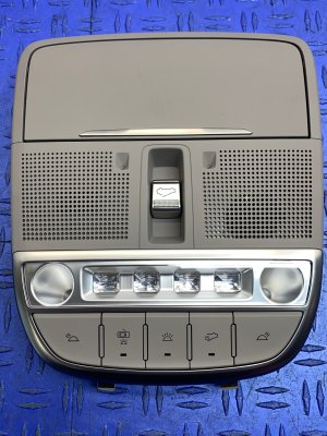 2017-2019 Genesis G90 Overhead Console with Dome Light and Sunroof Switch (Used OEM)