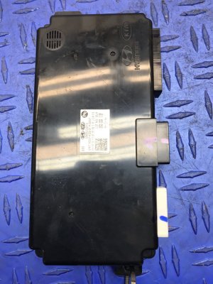 2017-2019 Genesis G90 Power Seat Control Module - Front, Right (Passenger) (Used OEM)