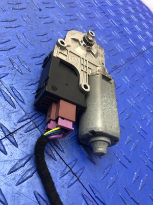 2012-2018 Mercedes-Benz CLS550 Sunroof Motor with Wire Harness and Cable (Used OEM)