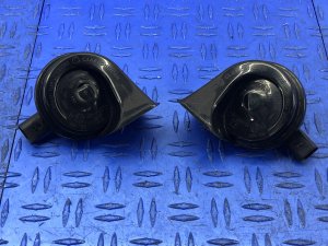 2016-2022 BMW 740i High and Low Tone Horn Set - Front (Used OEM)