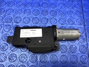 2015-2023 Mercedes-Benz C280 Sunroof Glass Motor - Front (Used OEM)