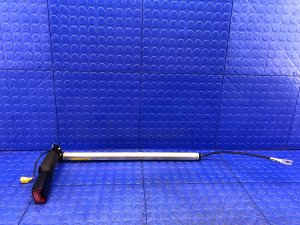 2015 Mercedes-Benz S600 Seat Belt Buckle and Pretensioner Assembly - Front (Used OEM)