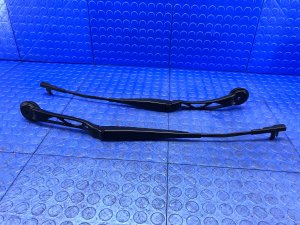 2014-2020 BMW i8 Windshield Wiper Arm Set - Front (Used OEM)