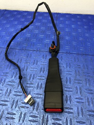 2017-2022 Genesis G90 Seat Belt Buckle - Front, Right (Passenger) (Used OEM)