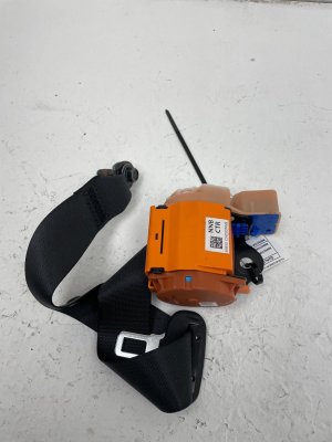 2022-2025 Hyundai Tucson Center Seat Belt Assembly - Rear, Right (Passenger) (Used OEM)