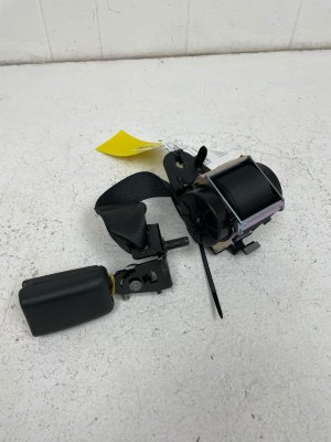2021-2026 Kia K5 Black Center Seat Belt Assembly - Rear, Right (Passenger) (Used OEM)