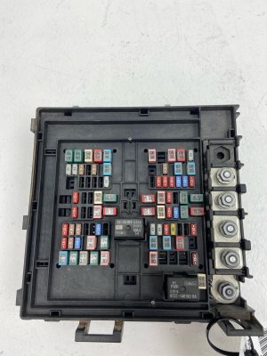 2018-2021 Lincoln Navigator Cabin Fuse Box Junction (Used OEM)
