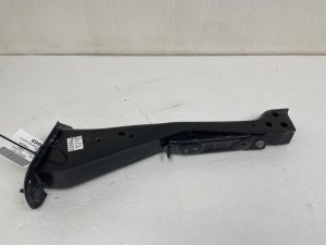 2024-2025 Lincoln Nautilus Crossmember Support Bracket - Front, Left (Driver) (Used OEM)