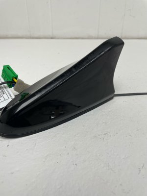 2021-2025 Hyundai Elantra Shark Fin Roof Antenna Assembly (Used OEM)