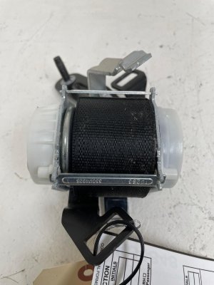 2018-2024 Lincoln Navigator Black 3rd Row Center Seat Belt Assembly - Rear, Right (Passenger) (Used OEM)