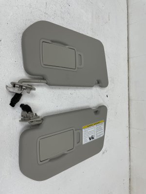 2022-2025 Mitsubishi Outlander Beige Illuminated Sliding Sun Visor Set - Right (Passenger) (Used OEM)