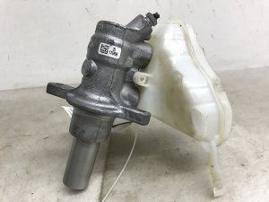 2015-2018 Mercedes-Benz C280 Brake Master Cylinder with Reservoir (Used OEM)