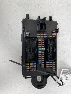 2024 Volvo XC90 Underhood Engine Fuse Box Assembly (Used OEM)