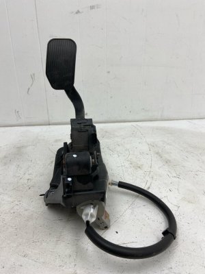 2018-2021 Lincoln Navigator Accelerator Pedal Assembly with Travel Sensor (Used OEM)